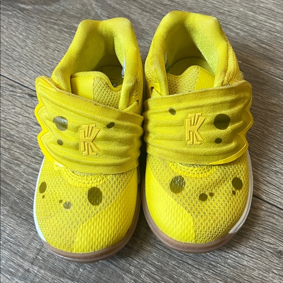 NIKE SpongeBob Kyrie sneakers - Picture 2 of 7